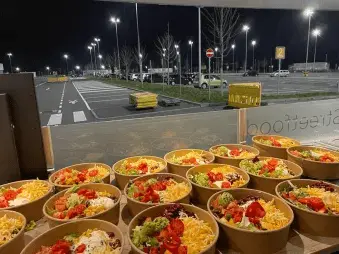 Leckere und gesunde Food Bowls vorbereitet für Catering-Events von Cateringwunder – deutschlandweit verfügbar